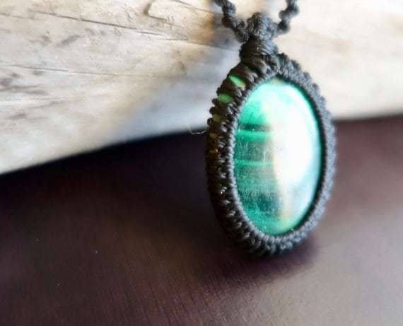 Green Malachite Macrame Necklace | Intense Amplification Healing Crystal - Manifestie