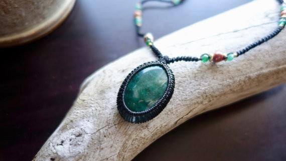 Green Aventurine Macrame Necklace | Prosperity Healing Crystal - Manifestie