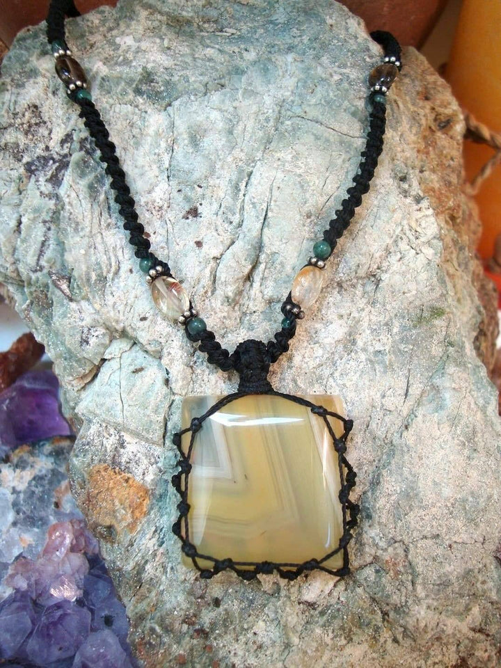 organic CHALCEDONY macrame Necklace – Your Stone for HARMONY – metaphysical healing crystal - Manifestie