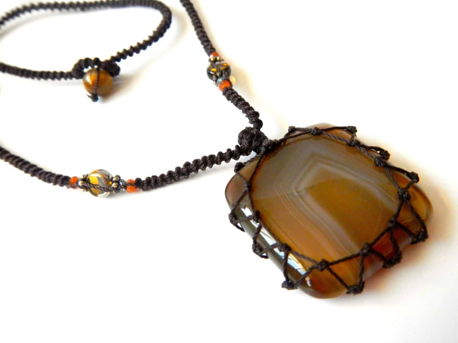square Agate macrame Necklace – Your Stone For Protection – Bohemian healing crystal- chalcedony - Manifestie