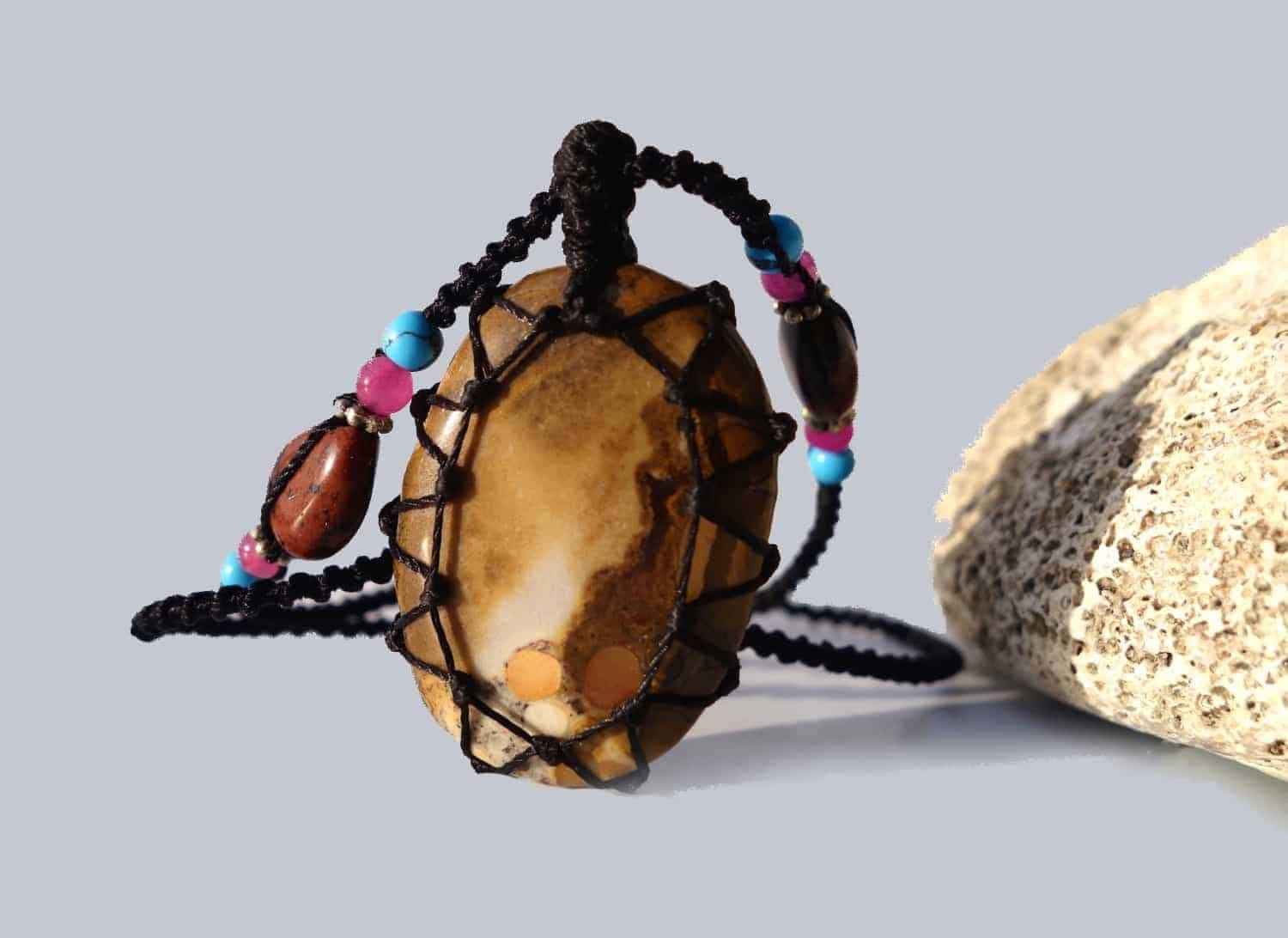 Organic Jasper Macrame Necklace | Stone for Relaxation | Unisex Healing Crystal - Manifestie