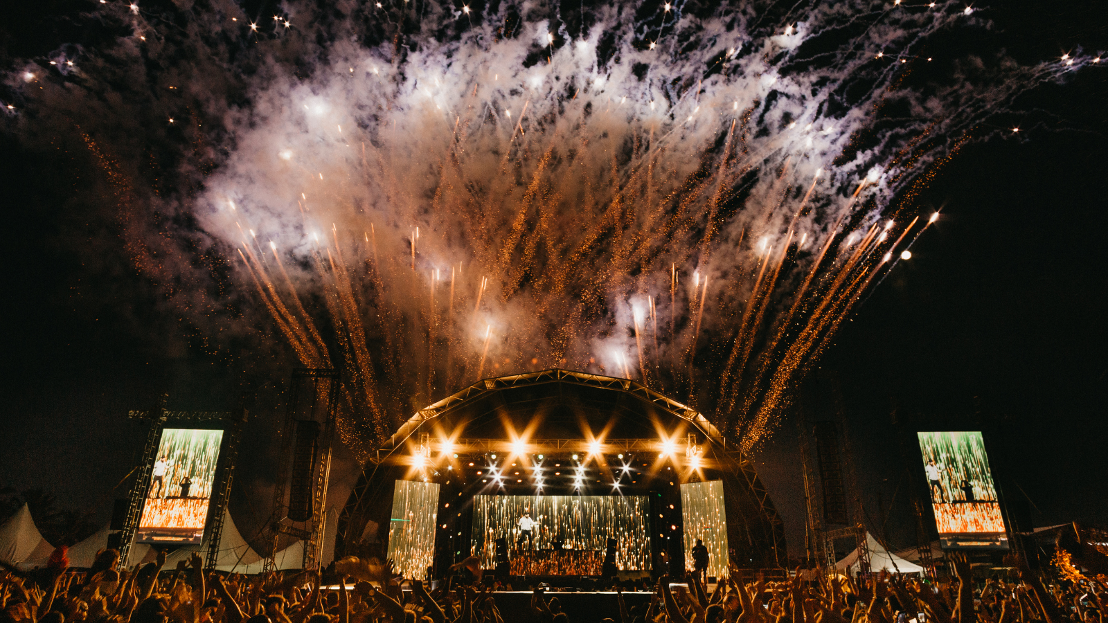 How To Stay Warm at Winter Music Festivals