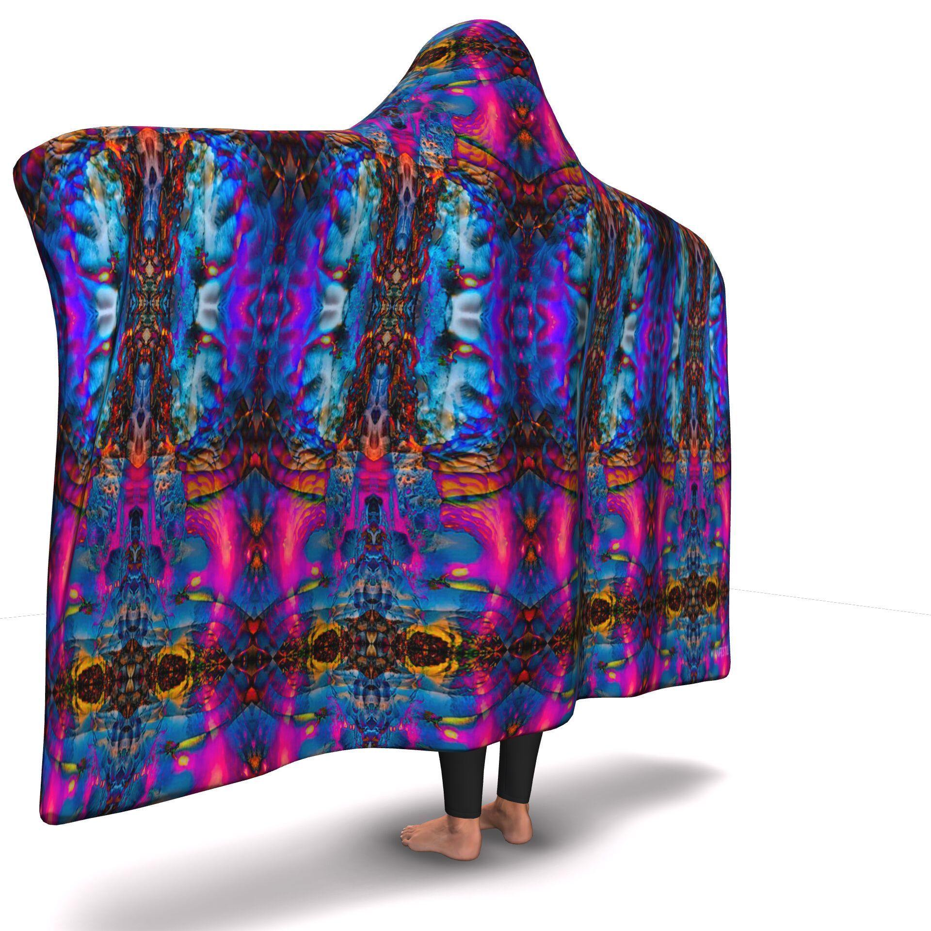 ASCENDENT HOODED BLANKET - Manifestie