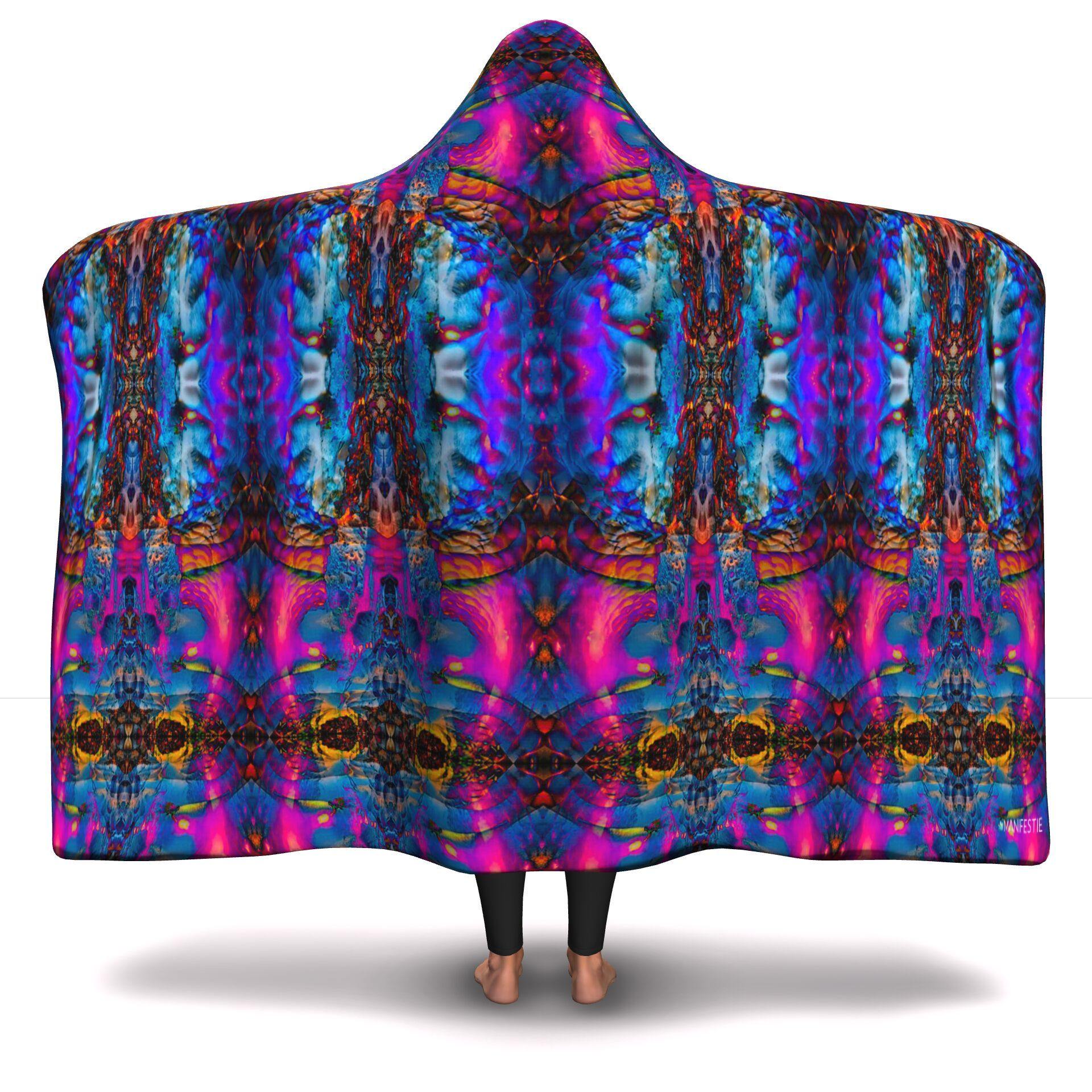 ASCENDENT HOODED BLANKET - Manifestie