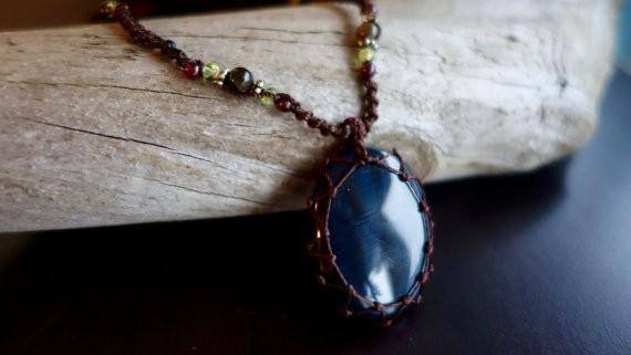 Blue Tiger Eye Macrame Necklace | Protection Stone | Unisex Healing Crystal - Manifestie