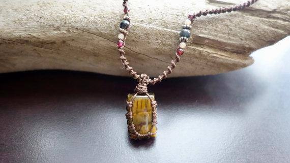 Tiger Eye Macrame Necklace | Stone for Protection | Unisex Healing Crystal | Micro Macrame - Manifestie