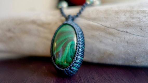Green Malachite Macrame Necklace | Intense Amplification Healing Crystal - Manifestie