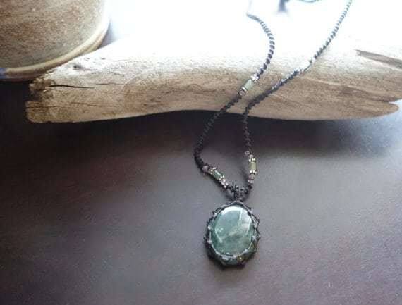 Green Jasper Macrame Necklace | Stone of Healing Crystal - Manifestie