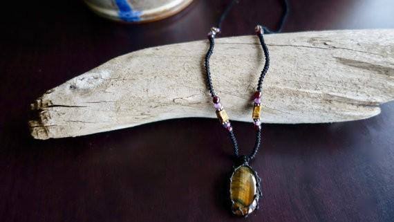 Tiger Eye Macrame Necklace | Stone for Protection | Unisex Healing Crystal | Micro Macrame - Manifestie