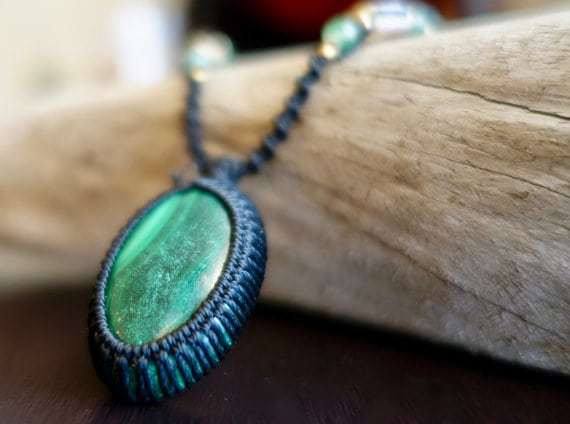 Green Malachite Macrame Necklace | Intense Amplification Healing Crystal - Manifestie