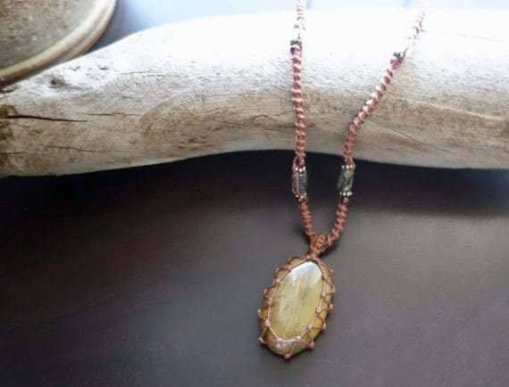 Owyhee Picture Jasper Macrame Necklace | Stone of Relaxation | Unisex, Healing Crystal Jewelry - Manifestie