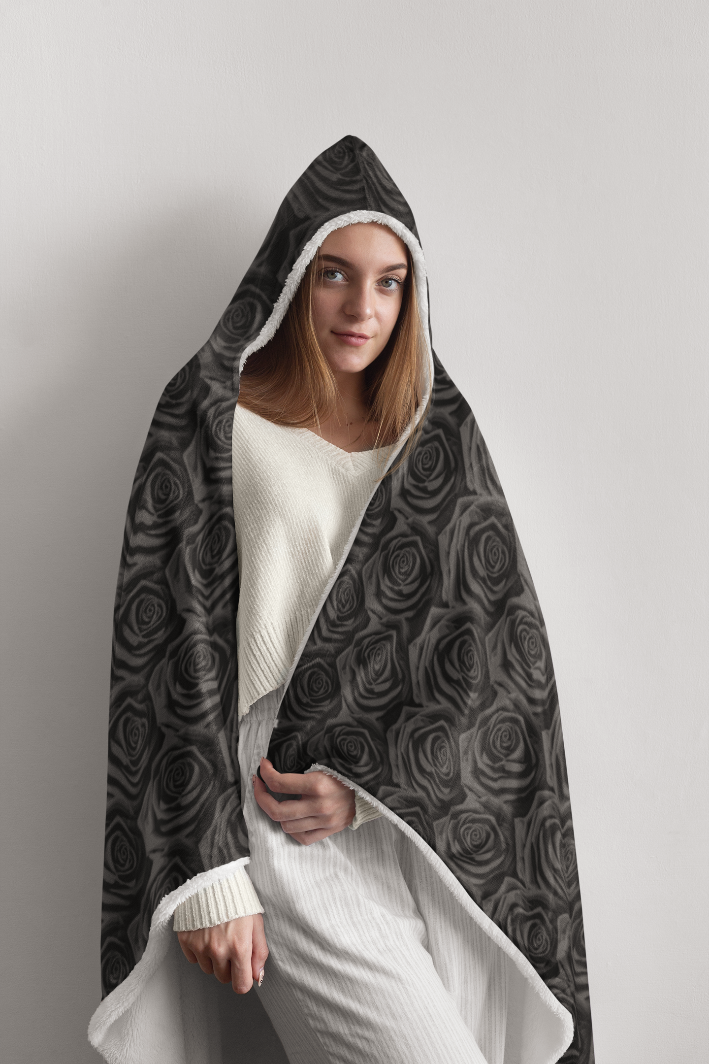BLACK ROSES PREMIUM HOODED BLANKET WITH WRIST STRAPS - Manifestie